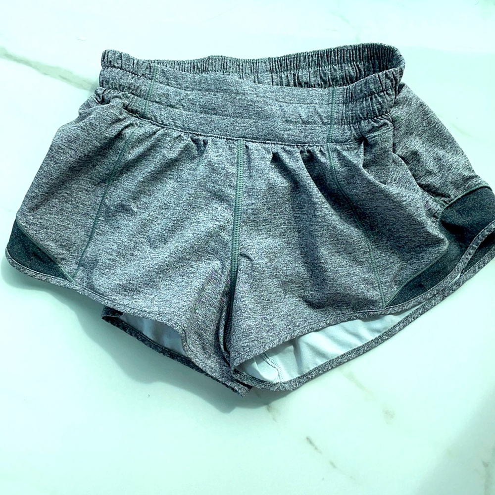 Lululemon Hotty Hot Low-Rise Lined Short 2.5"